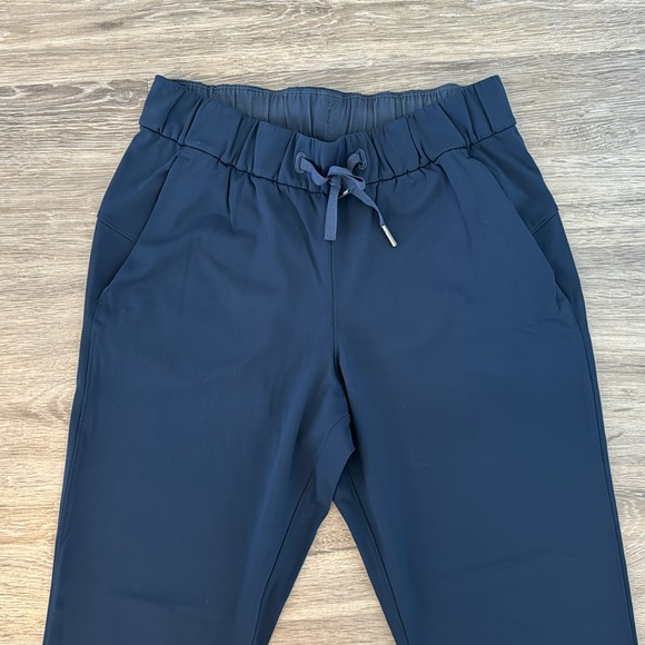 Lululemon Women’s On The Fly Pant 7/8 Navy Size 4 - Picture 7 of 11